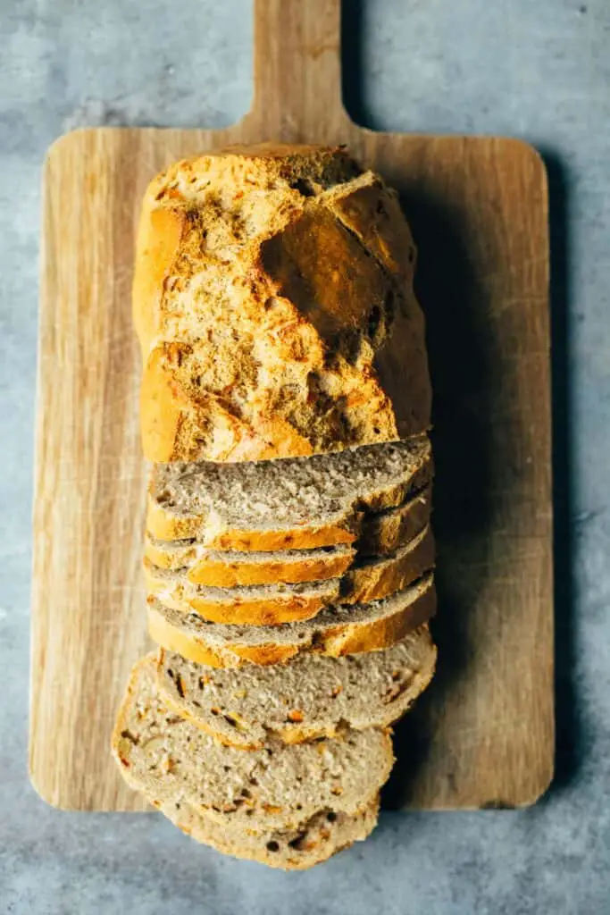 Carrot walnut bread (vegan)