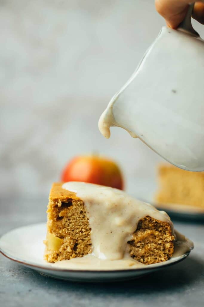 Apfelkuchen mit Vanillesauce (vegan)