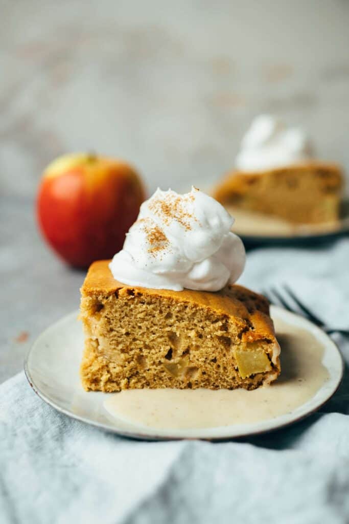 Apfelkuchen mit Vanillesauce (vegan)