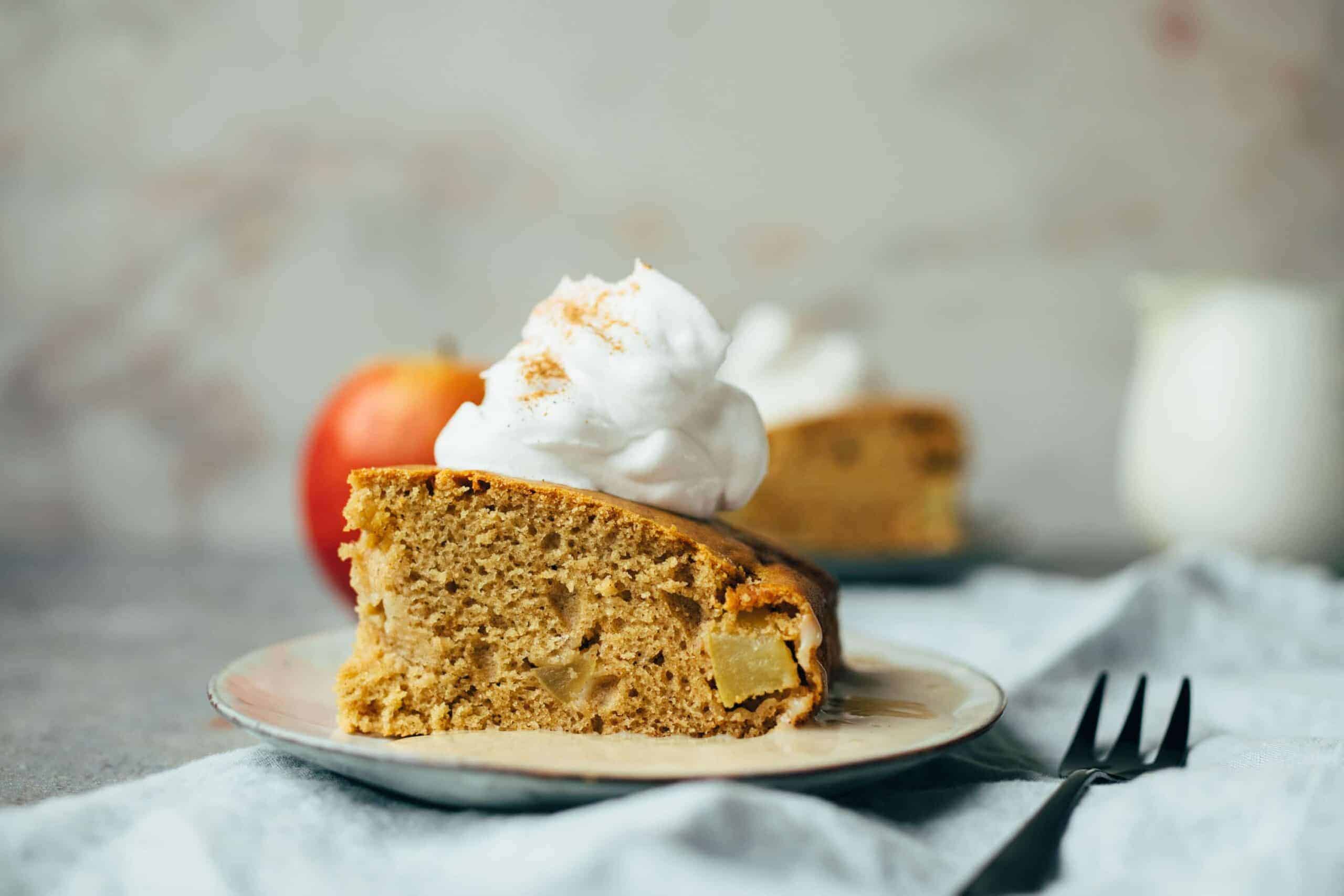 Apfelkuchen mit Vanillesauce (vegan)