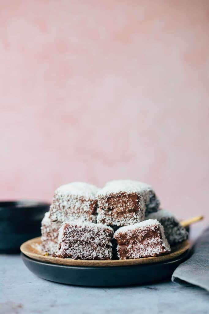 Lamingtons (vegan)