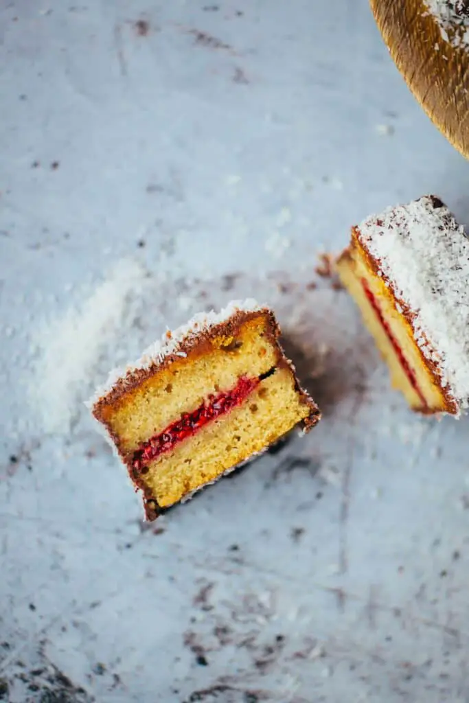 Lamingtons (vegan)