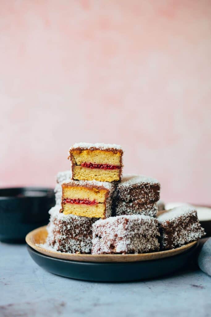 Lamingtons (vegan)