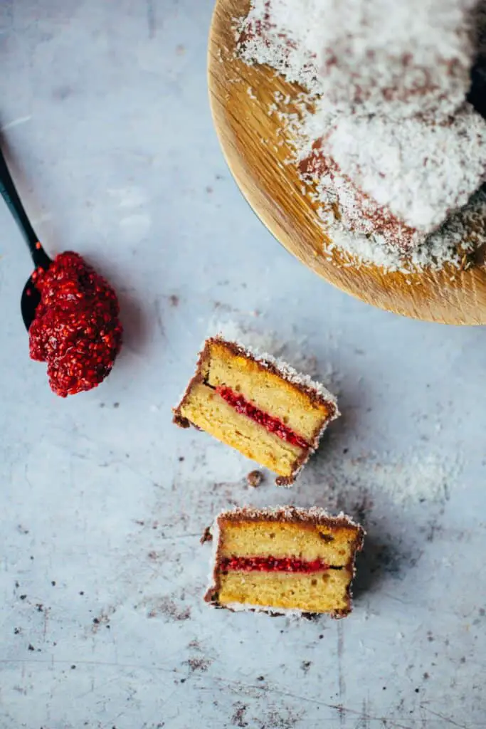 Lamingtons (vegan)