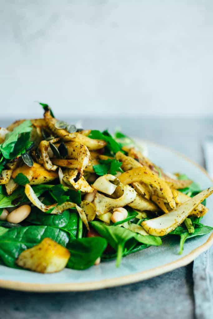 Salad with roasted fennel and white beans