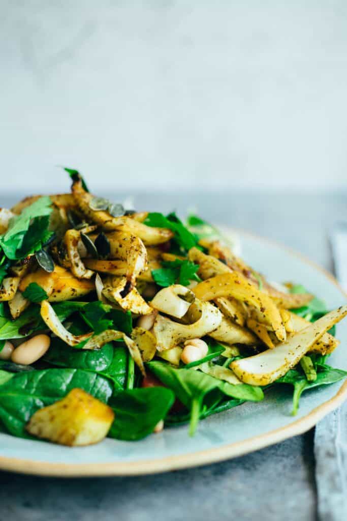 Salat mit geröstetem Fenchel und weißen Bohnen