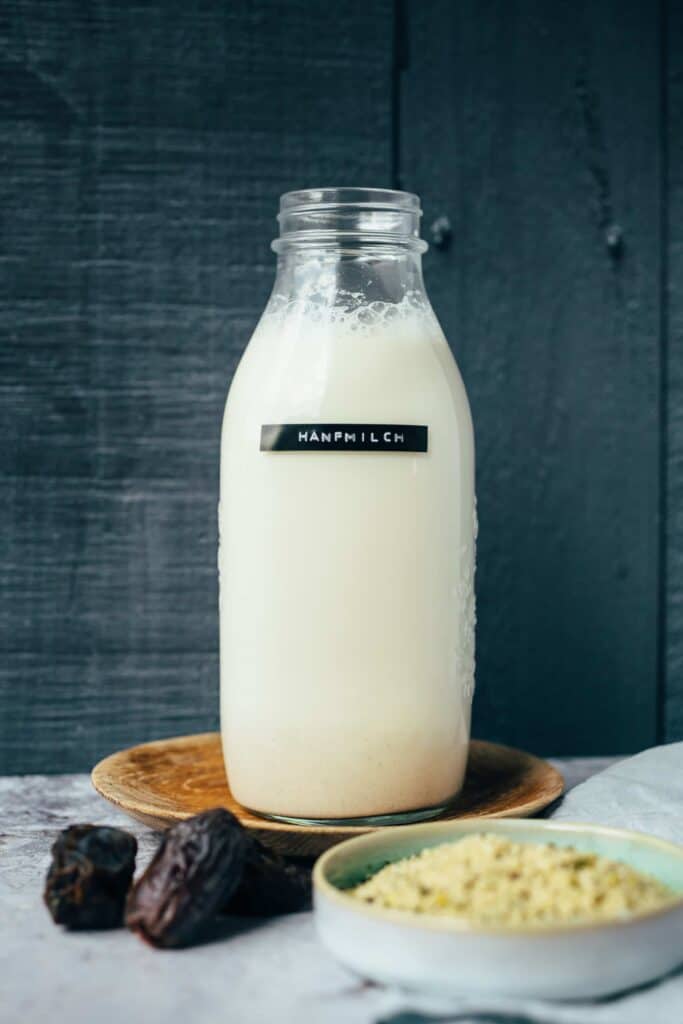 Hemp milk (vegan)