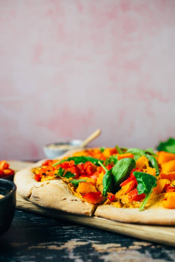 Pizza "Yoga" with hummus and pumpkin