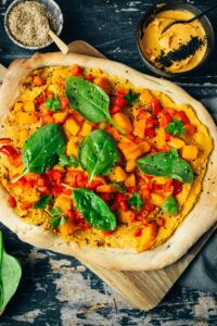 Pizza „Yoga“ mit Hummus und Kürbis