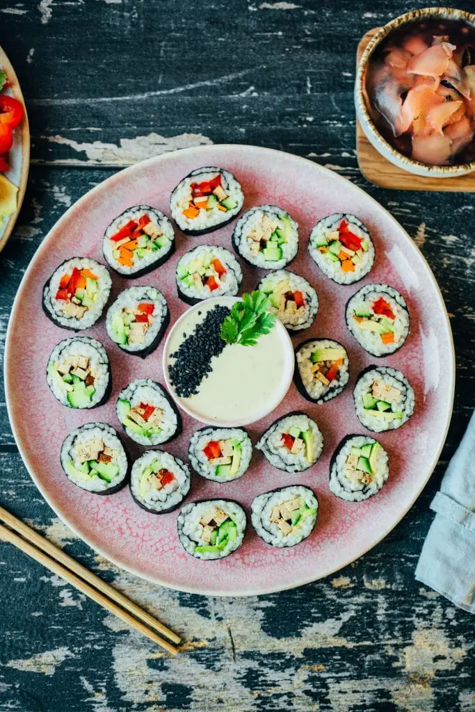 vegan sushi with spicy mayo