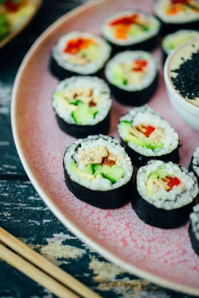 vegan sushi with spicy mayo
