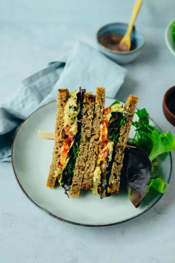 Sandwich mit „Thunfisch“ Creme (vegan) — VEGANE VIBES
