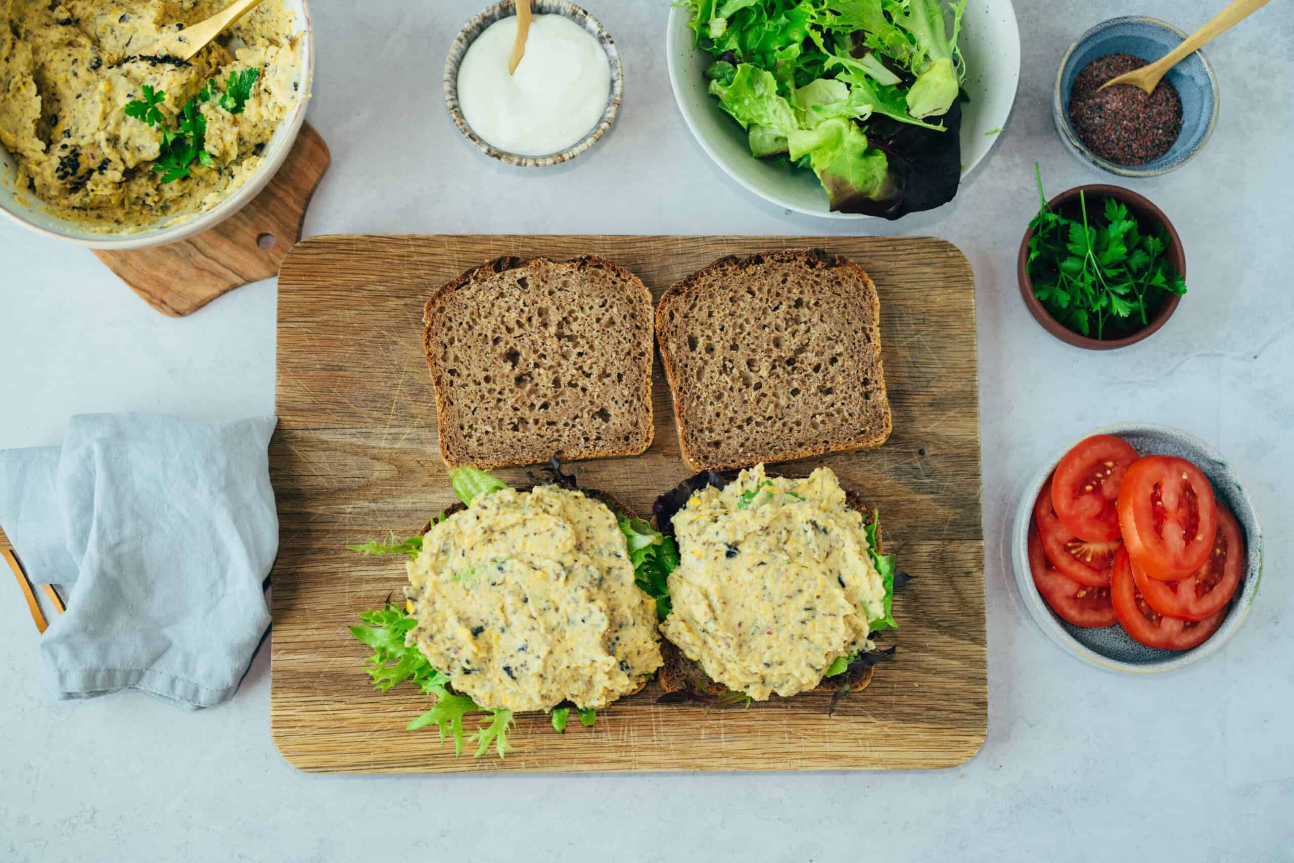 Sandwich mit „Thunfisch“ Creme (vegan)