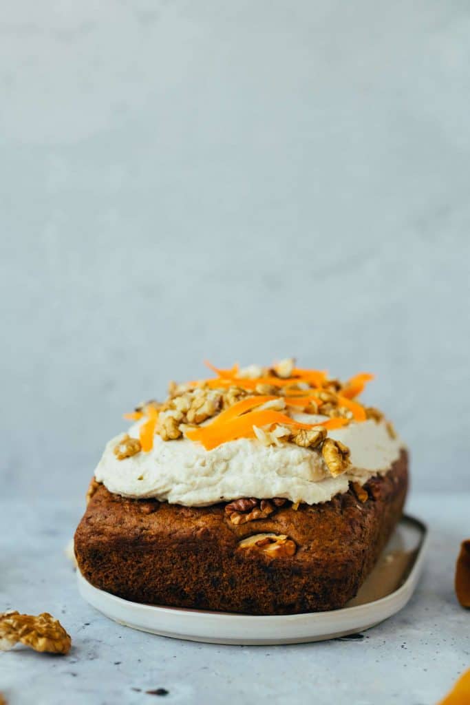 Carrot cake with cashew cream cheese (oil-free + vegan)