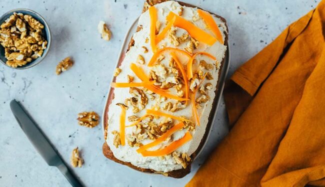 Karottenkuchen mit Cashew Cream Cheese (ölfrei + vegan)