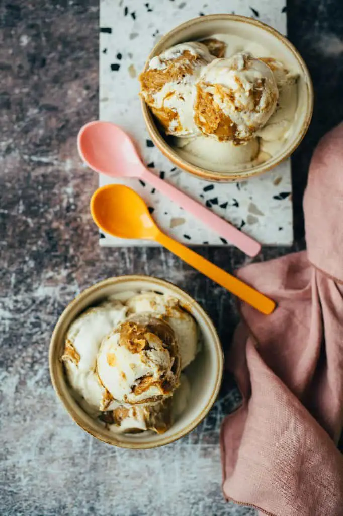 Salted Caramel ice cream (with and without ice cream maker)