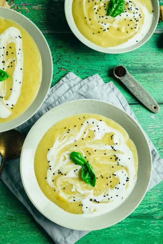 Cremige Pastinakensuppe mit Vanille