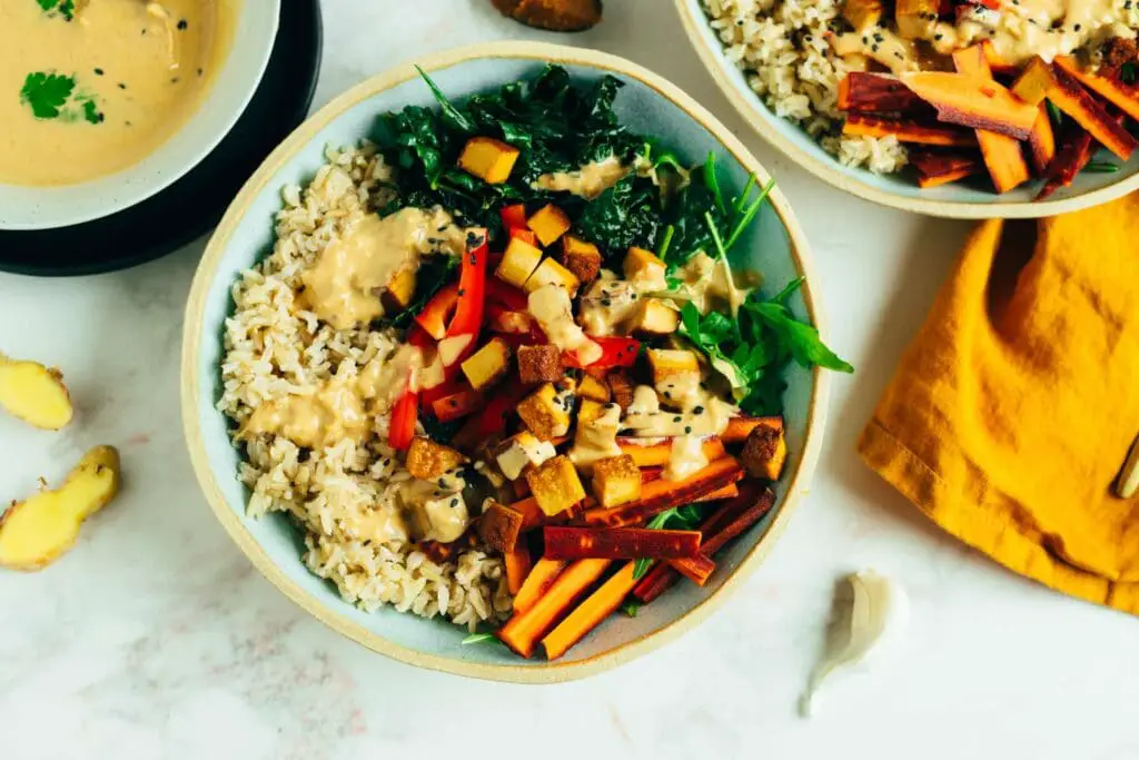 Miso Bowl mit Schwarzkohl