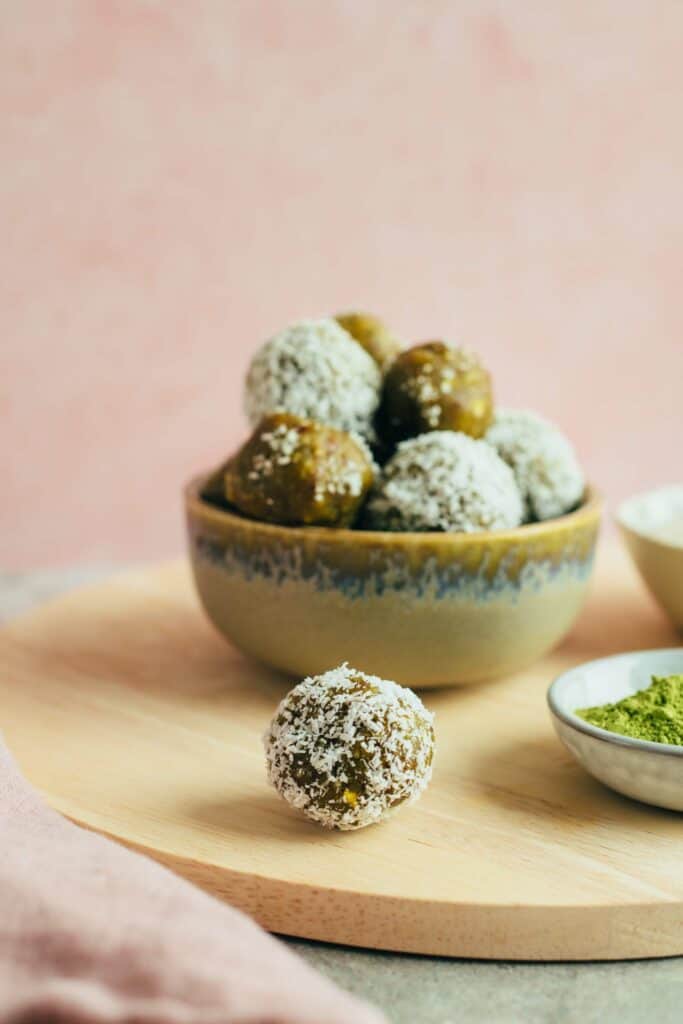 Bananen Matcha Bliss Balls (15 Minuten)