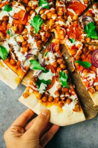 Berbere Dinkelpizza mit Tahini Dressing