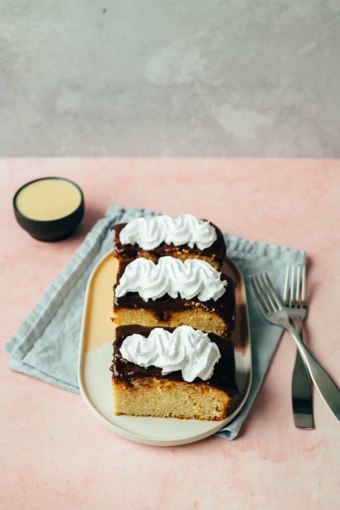 Vanillekuchen mit Schokofrosting (ölfrei) 