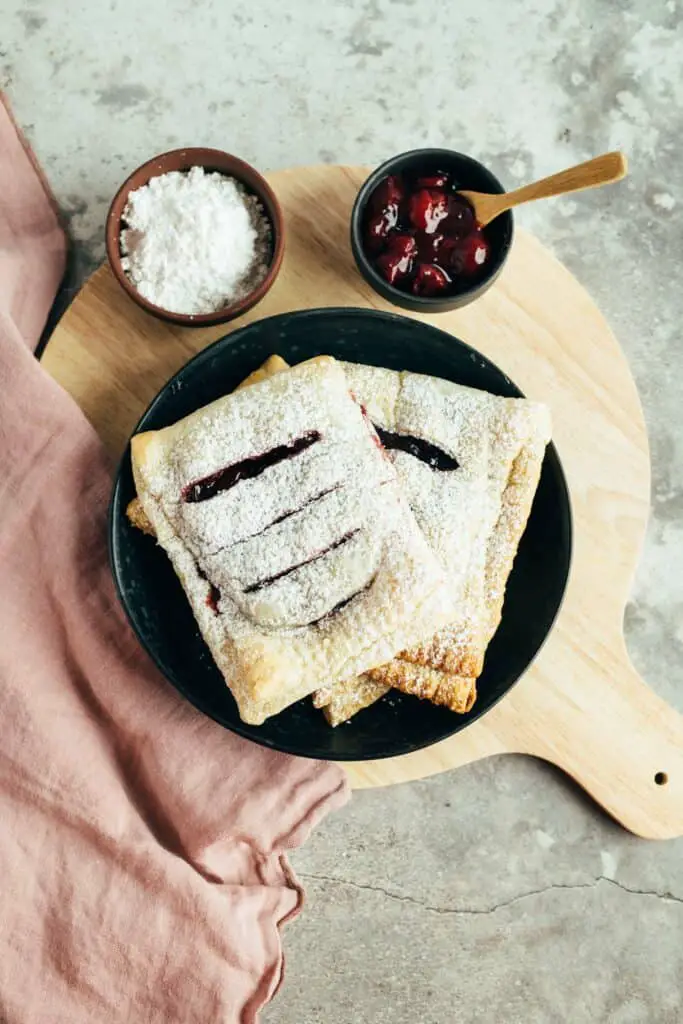 Einfache vegane Kirschtaschen Rezept