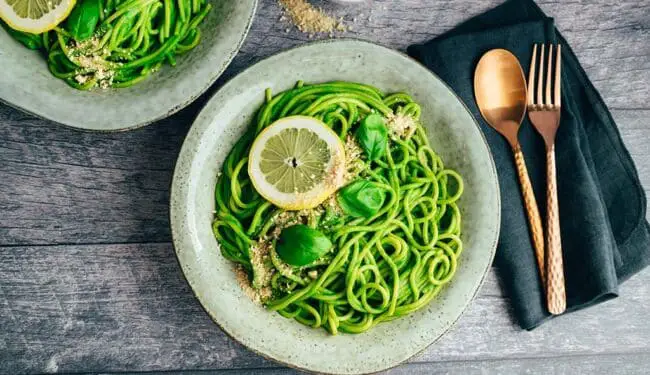 Spaghetti mit veganer Spinatsauce (20 Minuten)