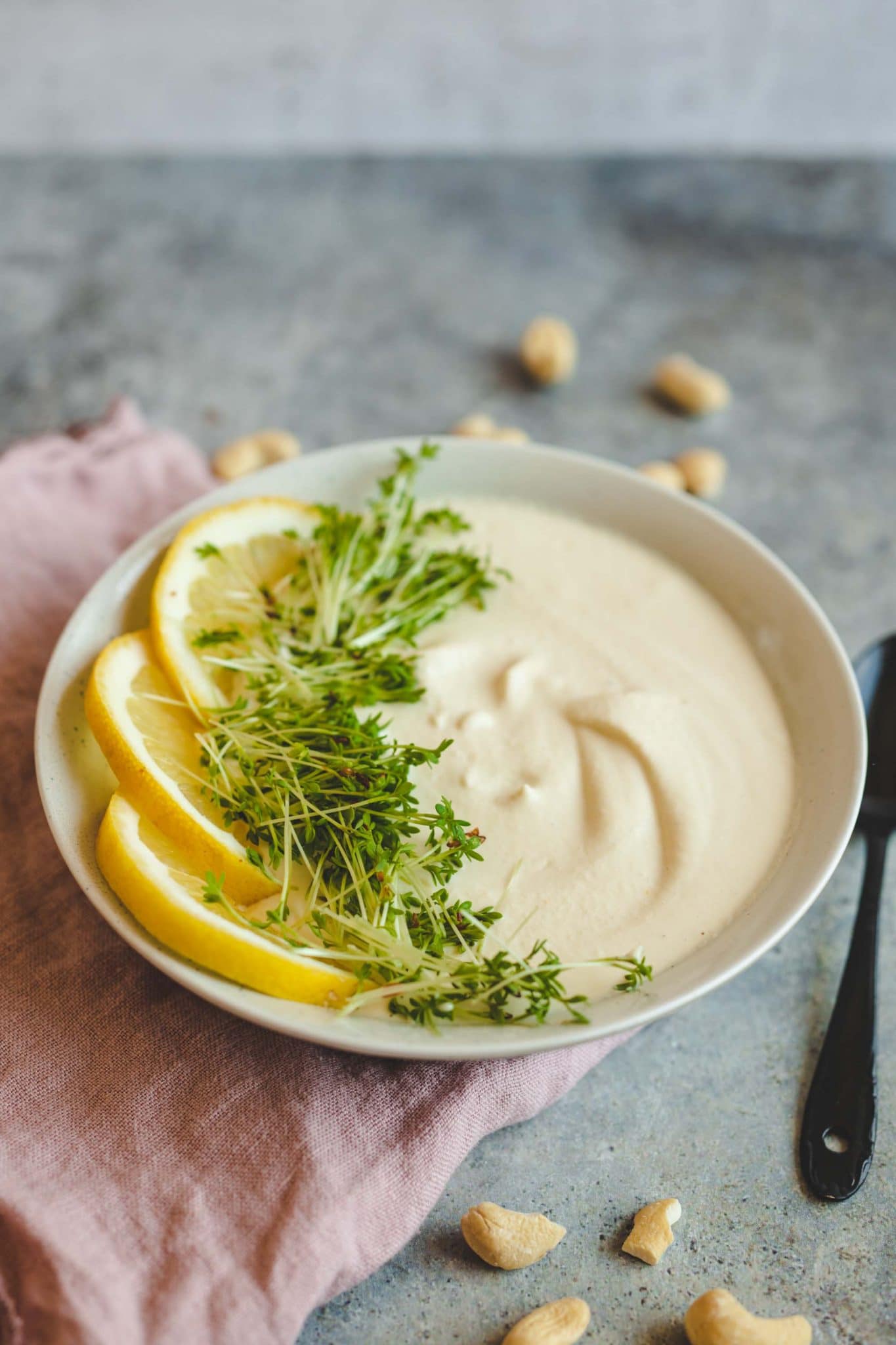 Vegan Sour Creme (40 Minuten) — VEGANE VIBES