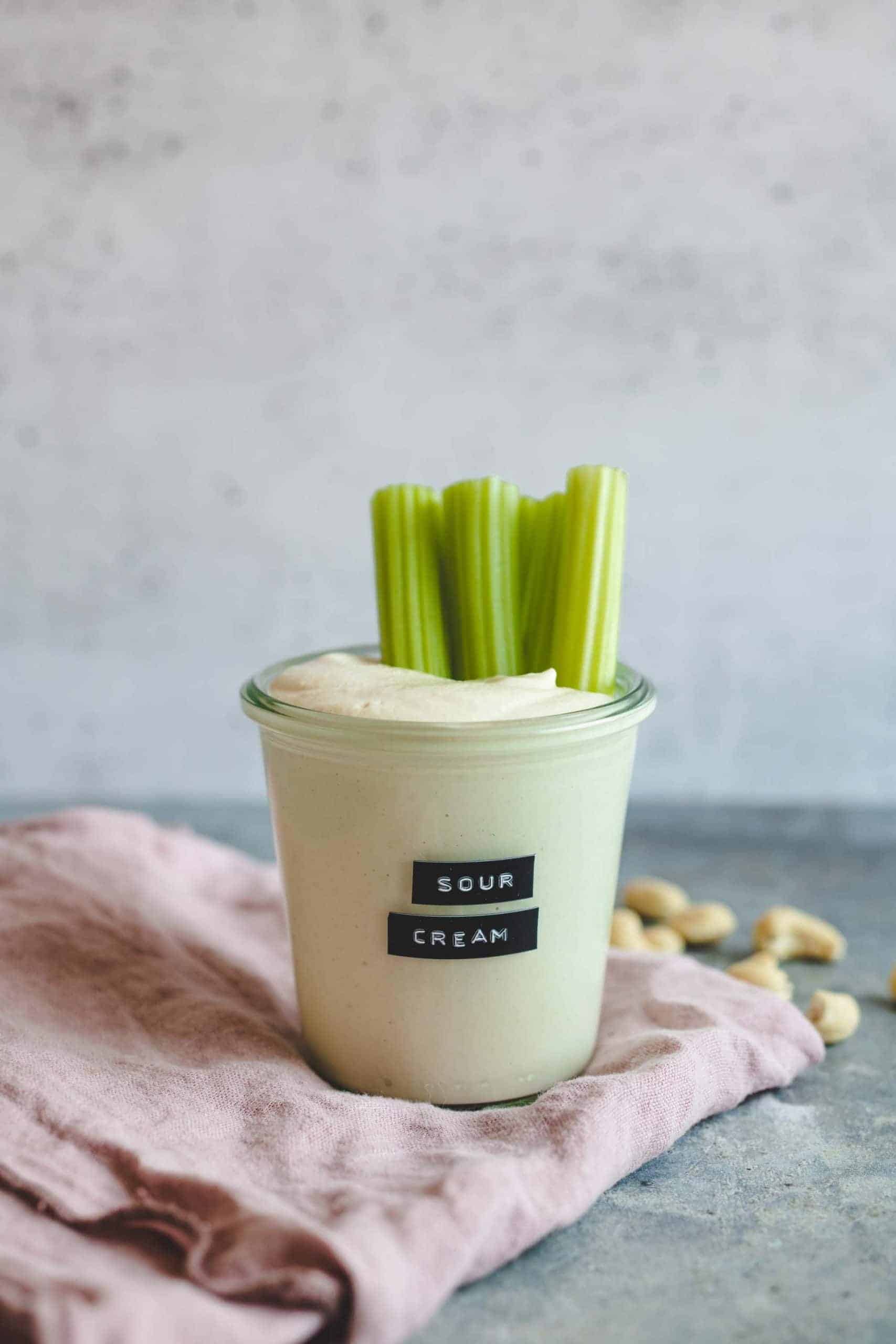 Vegan Sour Creme (40 Minuten) — VEGANE VIBES