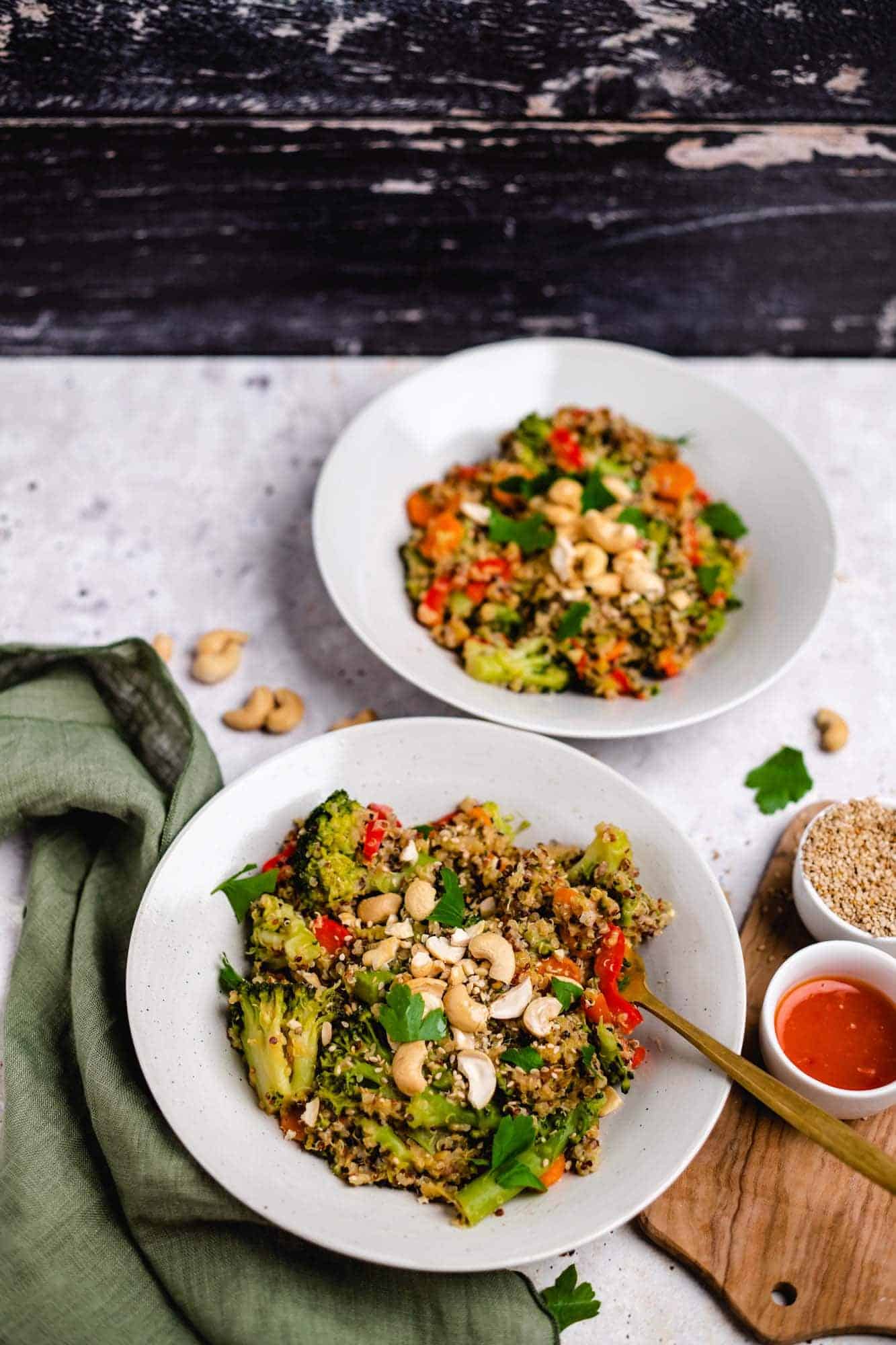 Vegane Quinoa Pfanne (20 Minuten) — VEGANE VIBES