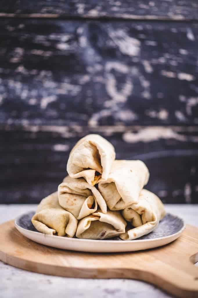 Burritos mit spanischem Reis und Tempeh