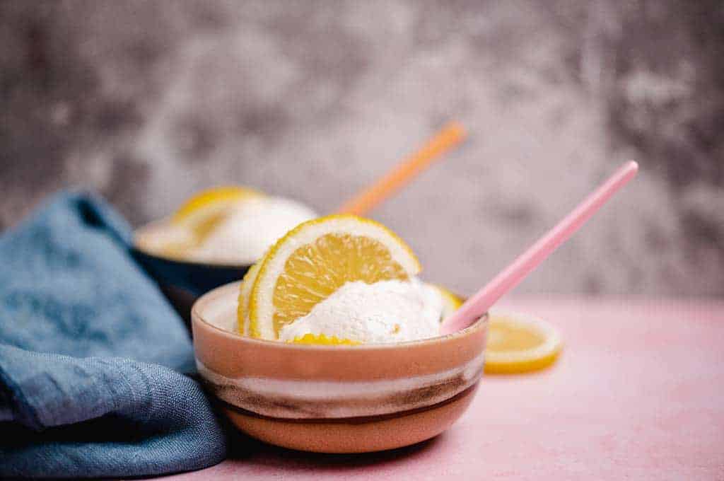 veganes Zitroneneis (mit und ohne Eismaschine)