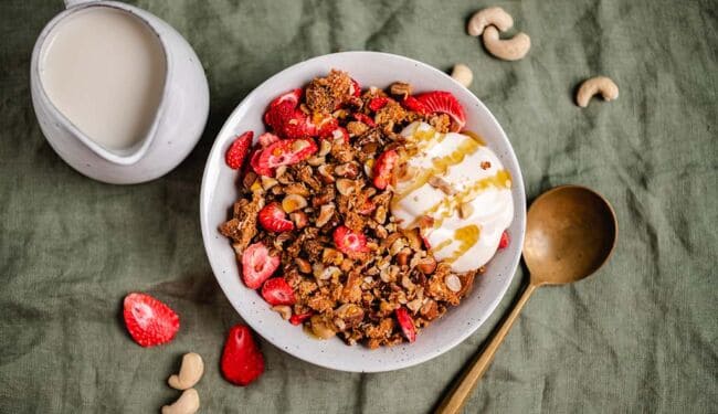 Erdbeer Granola vegan