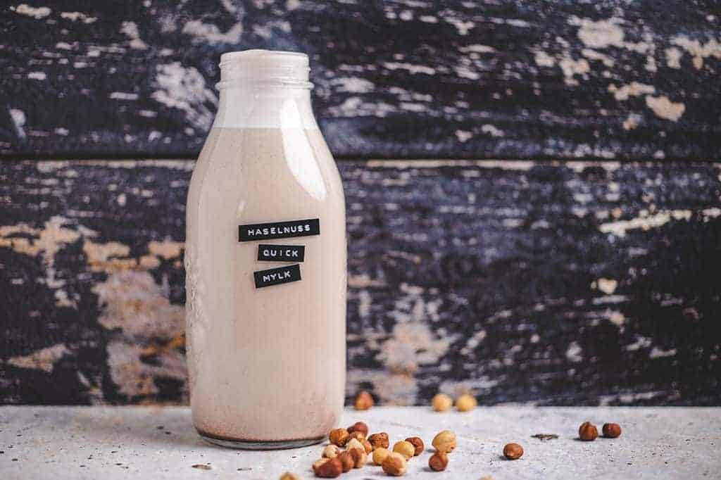Haselnuss Milch (5 Minuten) superquick