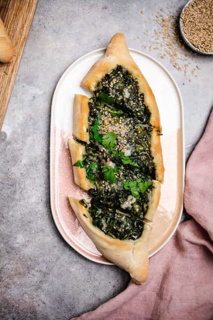 Pide mit Spinat und Feta (vegan & glutenfrei)