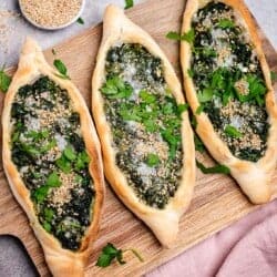 Pide mit Spinat und Feta (vegan & glutenfrei)