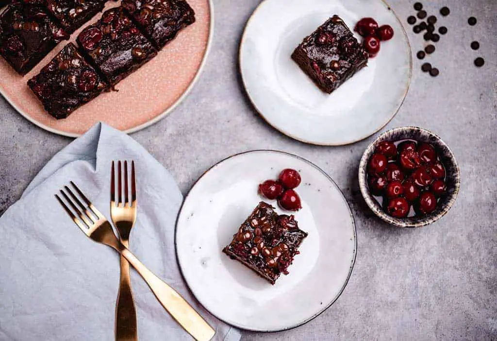 Veganer Schoko-Kirsch Brownie (glutenfrei, ölfrei) 40 Minuten — VEGANE ...