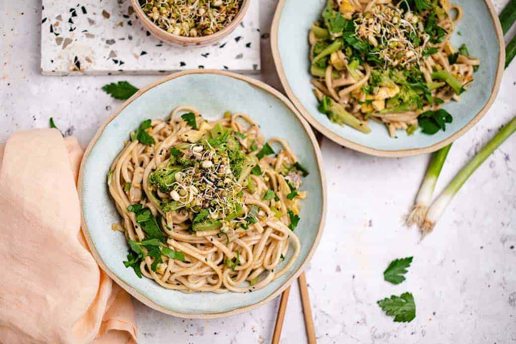 Asiatische Nudeln mit Hoisin Sauce