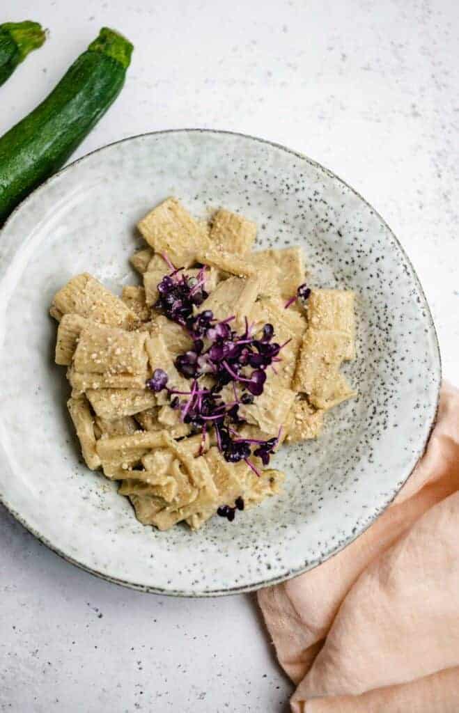 Pasta mit gerösterer Zucchini (vegan Rezept)