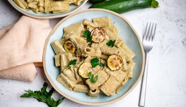 Pasta mit gerösterer Zucchini (vegan Rezept)