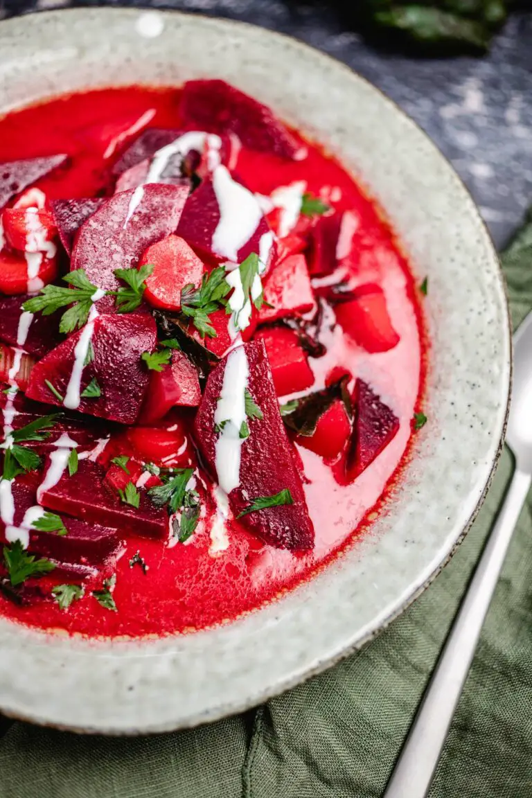 Polnische Rote-Beete Suppe (Botwinka) — VEGANE VIBES