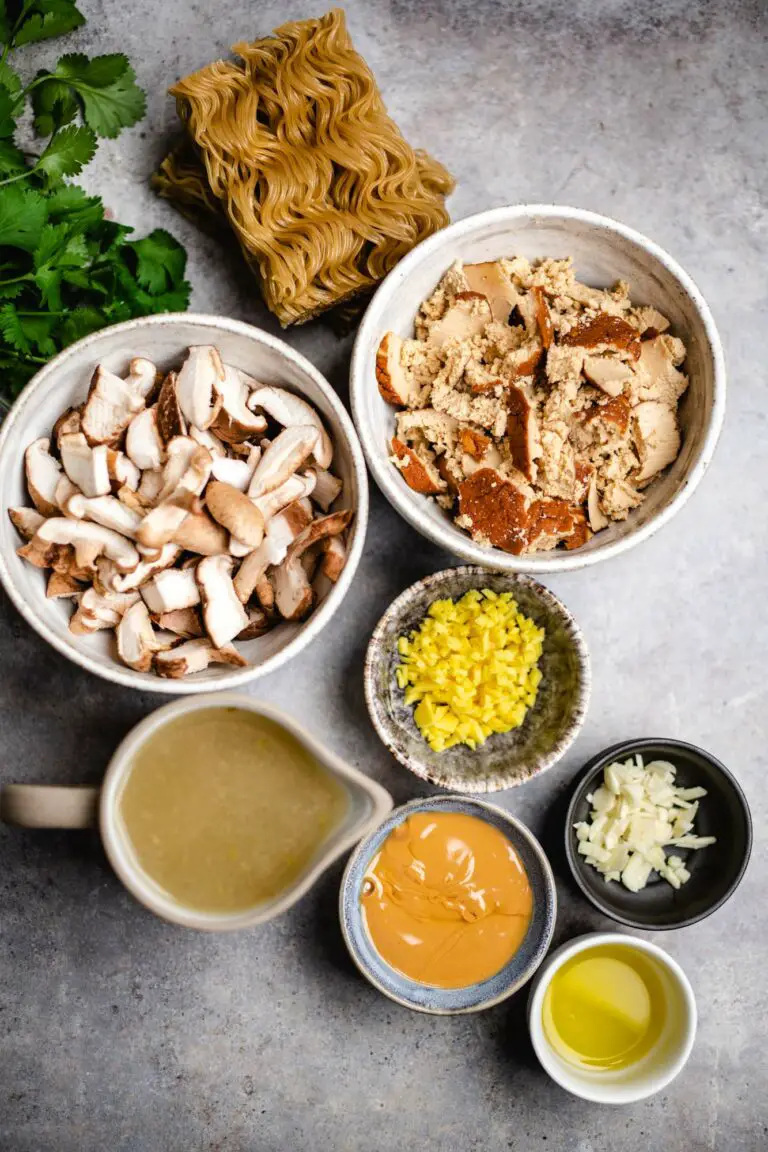 Erdnussbutter Satay Ramen (20 Minuten) — VEGANE VIBES