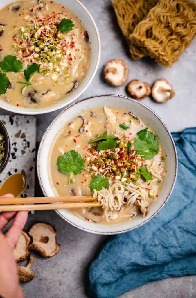 Erdnussbutter Satay Ramen (vegan)