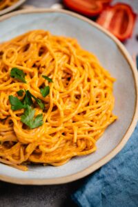 Pasta mit gerösteter Paprika Sauce