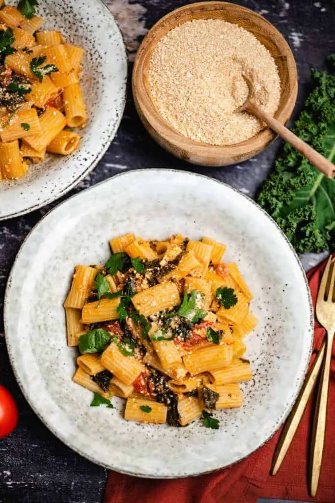 Bolognese mit Grünkohl und Tofu (vegan) Rezept