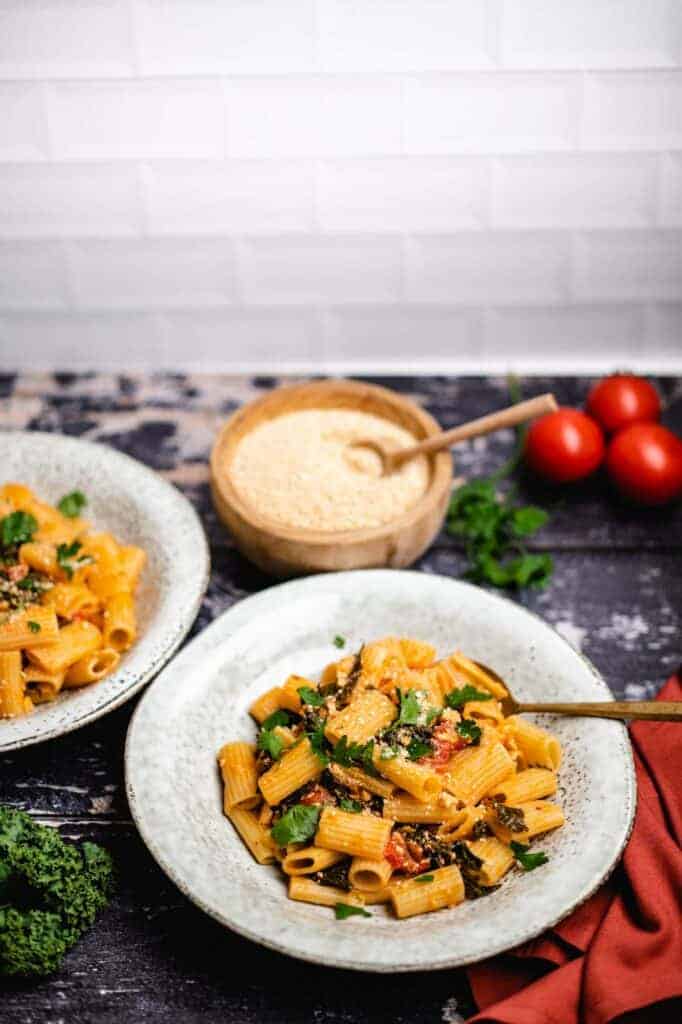 Bolognese mit Grünkohl und Tofu (vegan) Rezept