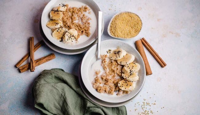 Hirse Porridge mit Tahini Karamell