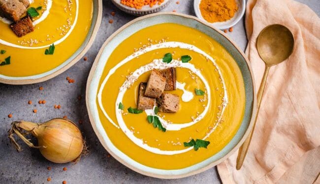 Suppe mit Süßkartoffeln und roten Linsen (v&gf)