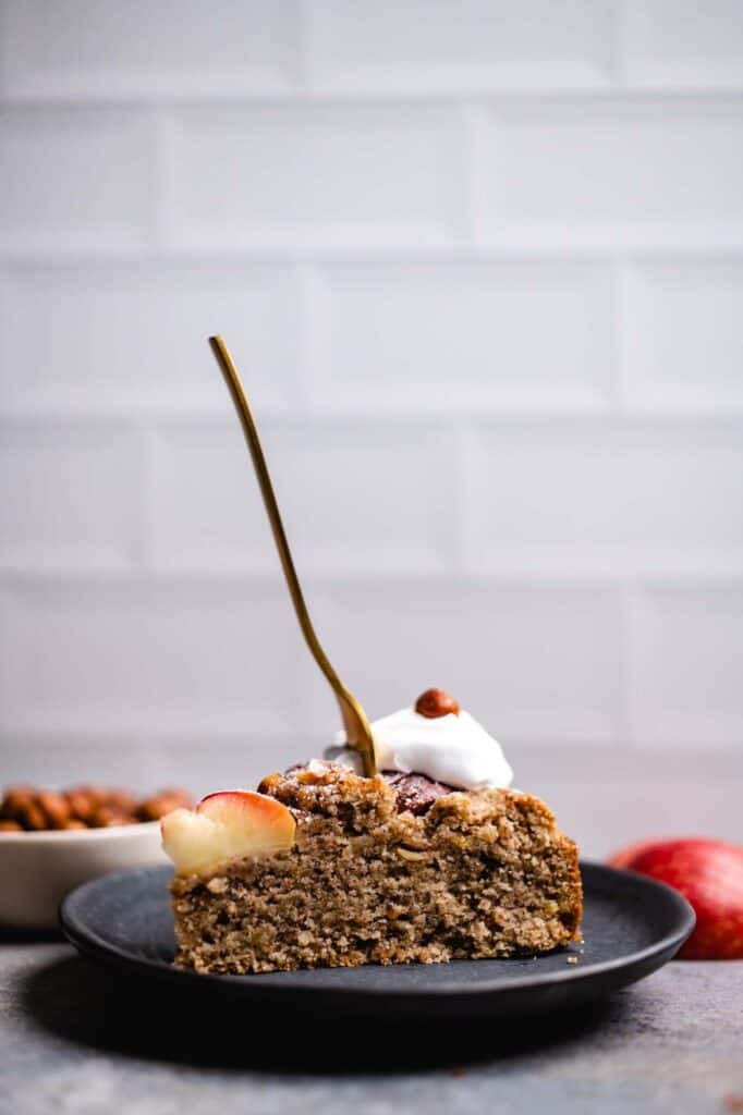 Apfel-Haselnuss Kuchen (vegan)