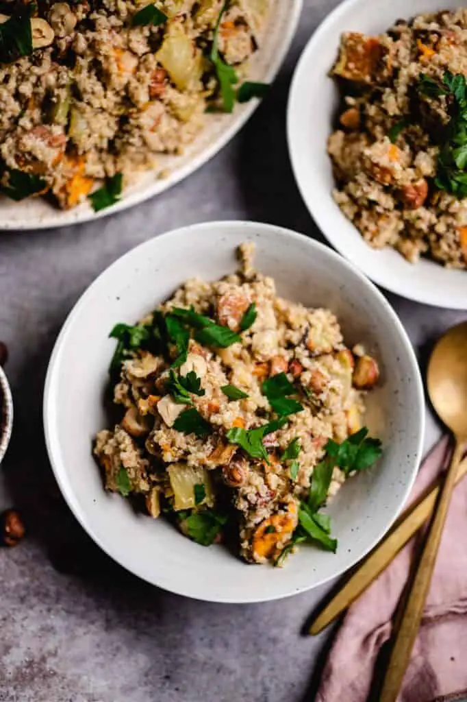 Quinoa Salat mit geroesteten Haselnuessen und Fenchel (vegan & glutenfrei) Rezept